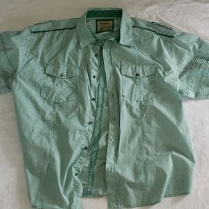 Short sleeve stripped casual shirt